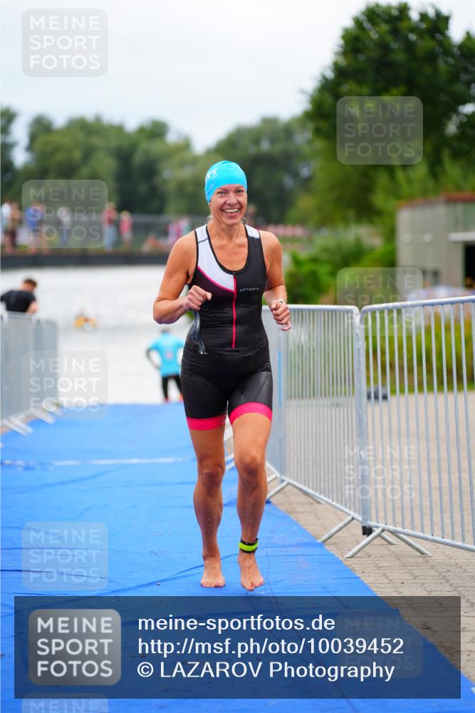30.08.2026 - Elbe Triathlon Hamburg LAZAROV Photography http://msf.ph/oto/10039452 30.08.2026 14:07:04 Schwimmen 169, 170 meine-sportfotos.de