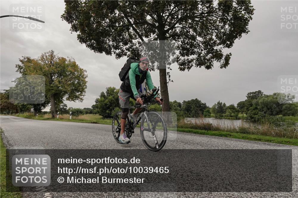 30.08.2026 - Elbe Triathlon Hamburg Michael Burmester http://msf.ph/oto/10039465 30.08.2026 08:34:31 Radfahren  meine-sportfotos.de