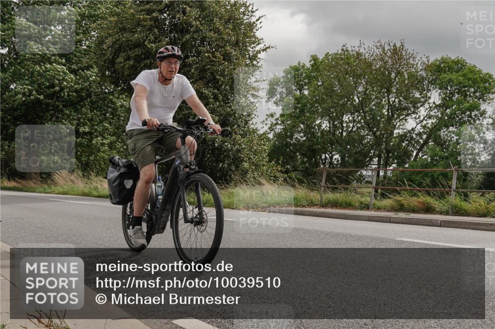 30.08.2026 - Elbe Triathlon Hamburg Michael Burmester http://msf.ph/oto/10039510 30.08.2026 13:45:18 Radfahren  meine-sportfotos.de