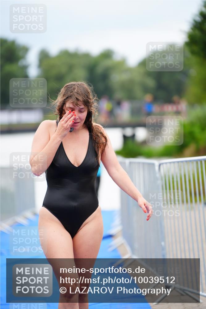 30.08.2026 - Elbe Triathlon Hamburg LAZAROV Photography http://msf.ph/oto/10039512 30.08.2026 14:09:00 Schwimmen 143 meine-sportfotos.de