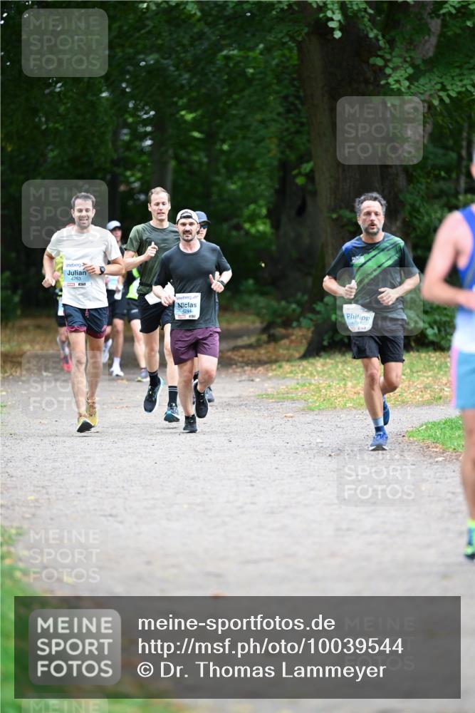 30.08.2026 - Blankeneser Heldenlauf Dr. Thomas Lammeyer http://msf.ph/oto/10039544 30.08.2026 11:13:28 Laufen 4253, 4244, 4297 meine-sportfotos.de