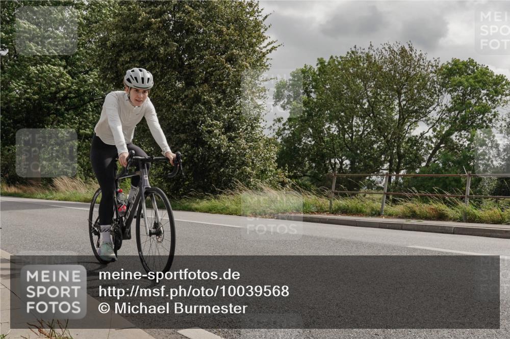 30.08.2026 - Elbe Triathlon Hamburg Michael Burmester http://msf.ph/oto/10039568 30.08.2026 13:47:58 Radfahren  meine-sportfotos.de
