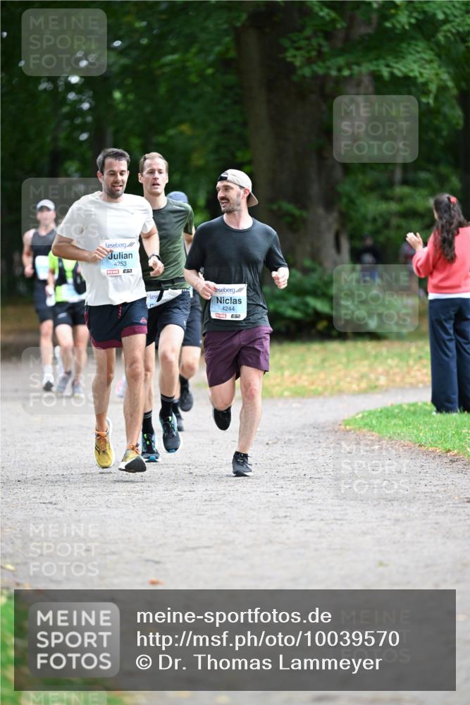 30.08.2026 - Blankeneser Heldenlauf Dr. Thomas Lammeyer http://msf.ph/oto/10039570 30.08.2026 11:13:30 Laufen 4253, 4244 meine-sportfotos.de