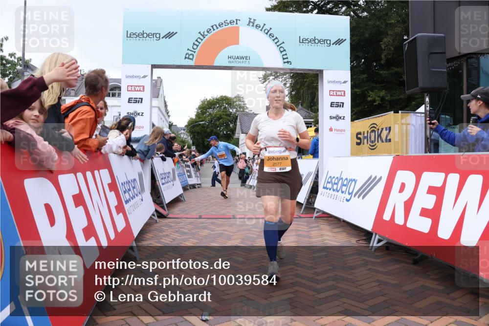 30.08.2026 - Blankeneser Heldenlauf Lena Gebhardt http://msf.ph/oto/10039584 30.08.2026 11:43:26 Ziel 2577, 2716, 2884 meine-sportfotos.de