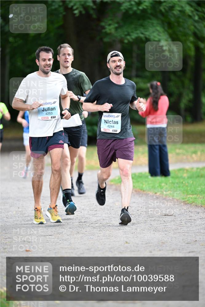 30.08.2026 - Blankeneser Heldenlauf Dr. Thomas Lammeyer http://msf.ph/oto/10039588 30.08.2026 11:13:32 Laufen 4253, 4244 meine-sportfotos.de