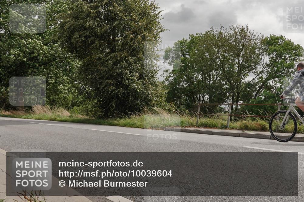 30.08.2026 - Elbe Triathlon Hamburg Michael Burmester http://msf.ph/oto/10039604 30.08.2026 13:48:14 Radfahren  meine-sportfotos.de