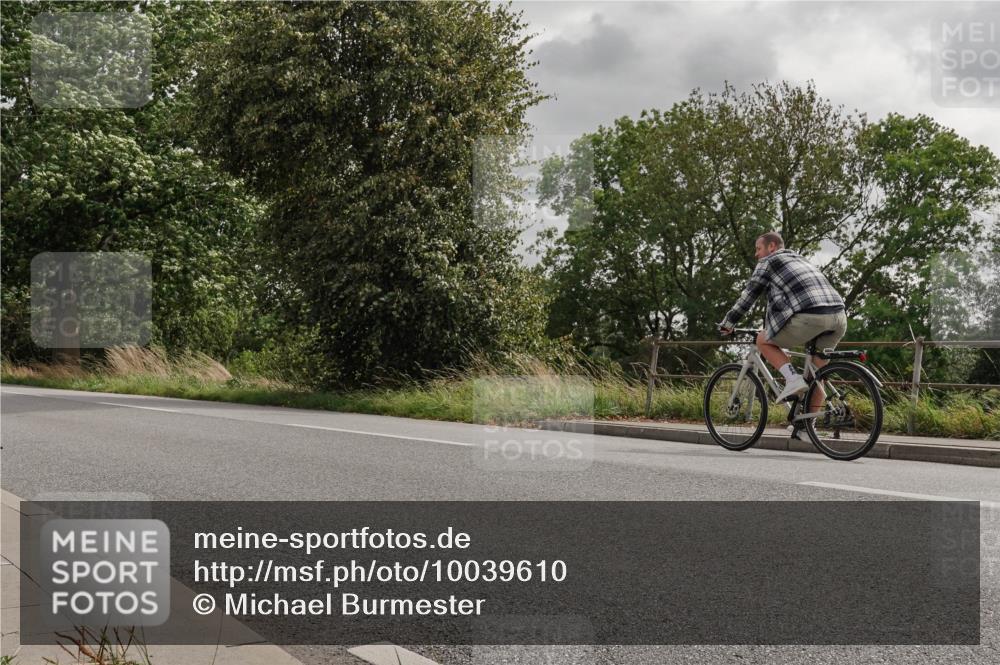 30.08.2026 - Elbe Triathlon Hamburg Michael Burmester http://msf.ph/oto/10039610 30.08.2026 13:48:15 Radfahren  meine-sportfotos.de