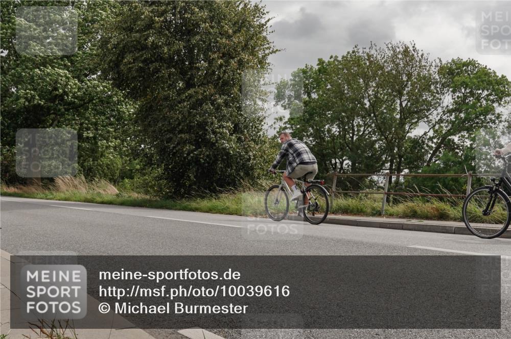30.08.2026 - Elbe Triathlon Hamburg Michael Burmester http://msf.ph/oto/10039616 30.08.2026 13:48:15 Radfahren  meine-sportfotos.de