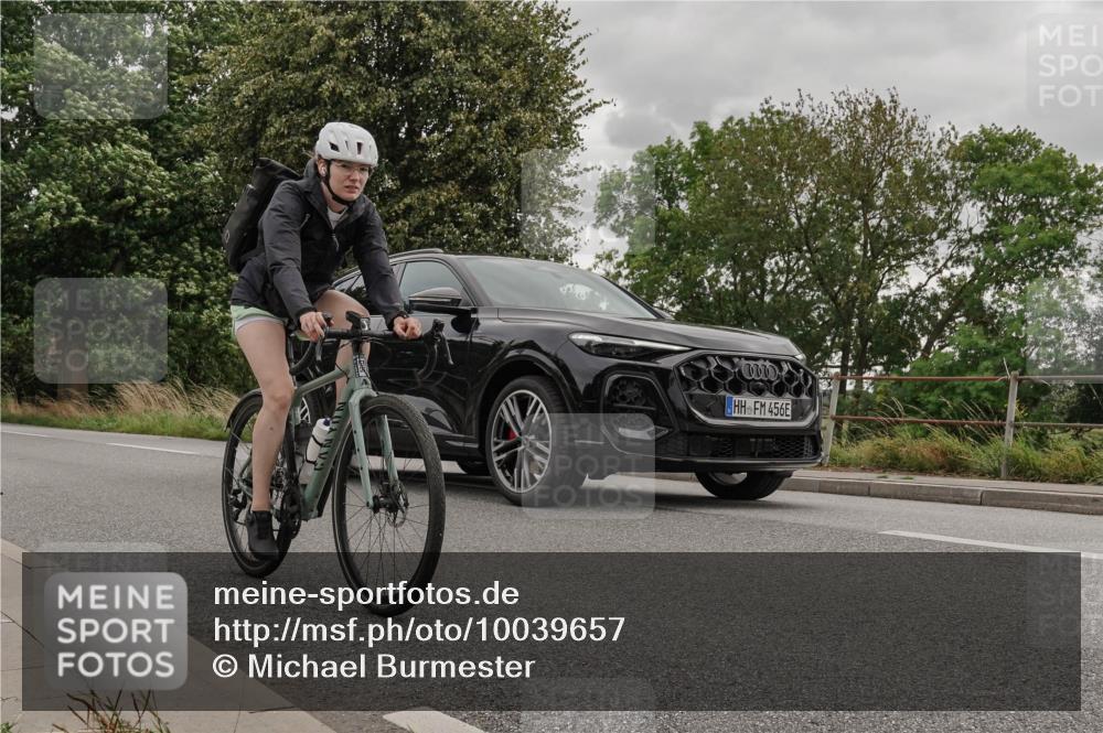 30.08.2026 - Elbe Triathlon Hamburg Michael Burmester http://msf.ph/oto/10039657 30.08.2026 13:51:35 Radfahren  meine-sportfotos.de