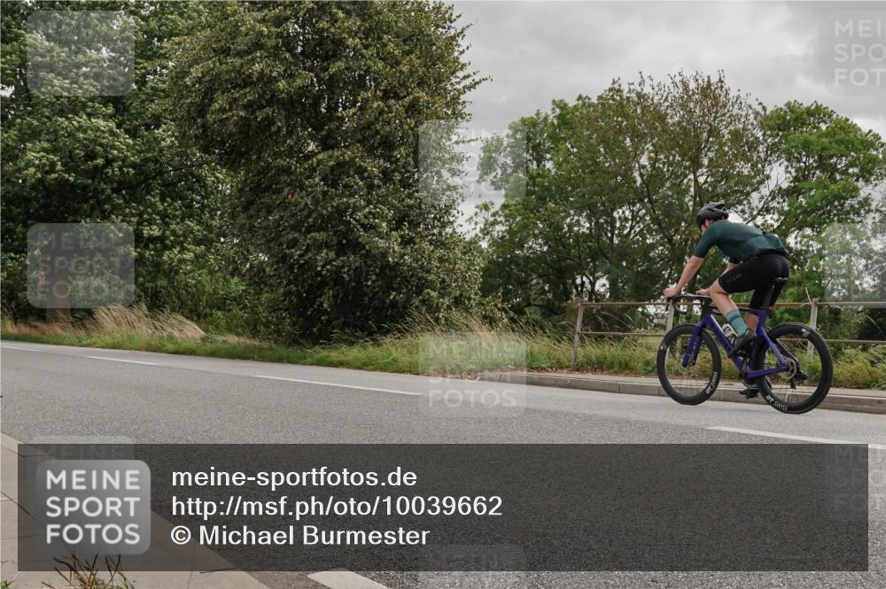 30.08.2026 - Elbe Triathlon Hamburg Michael Burmester http://msf.ph/oto/10039662 30.08.2026 13:52:13 Radfahren  meine-sportfotos.de