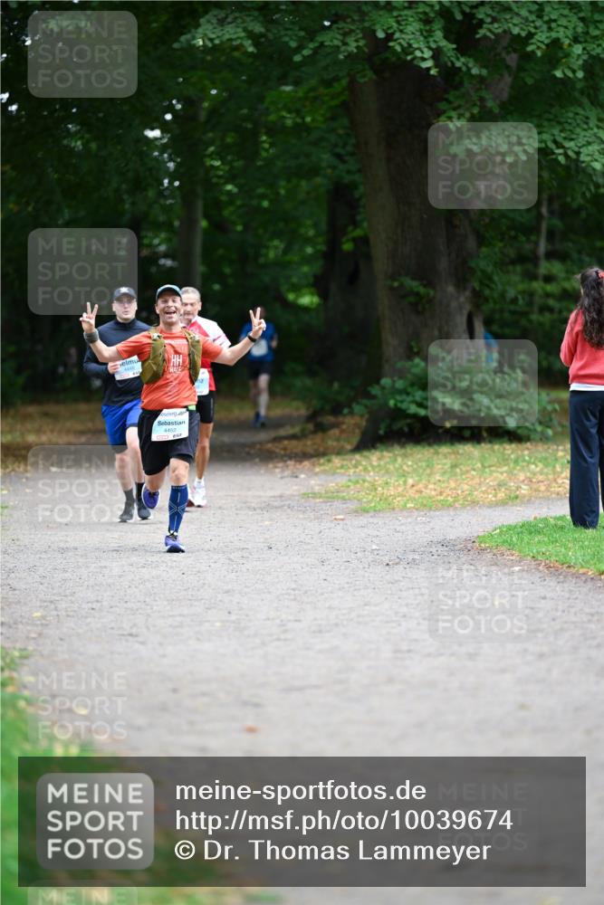 30.08.2026 - Blankeneser Heldenlauf Dr. Thomas Lammeyer http://msf.ph/oto/10039674 30.08.2026 11:13:47 Laufen 4448, 4452 meine-sportfotos.de