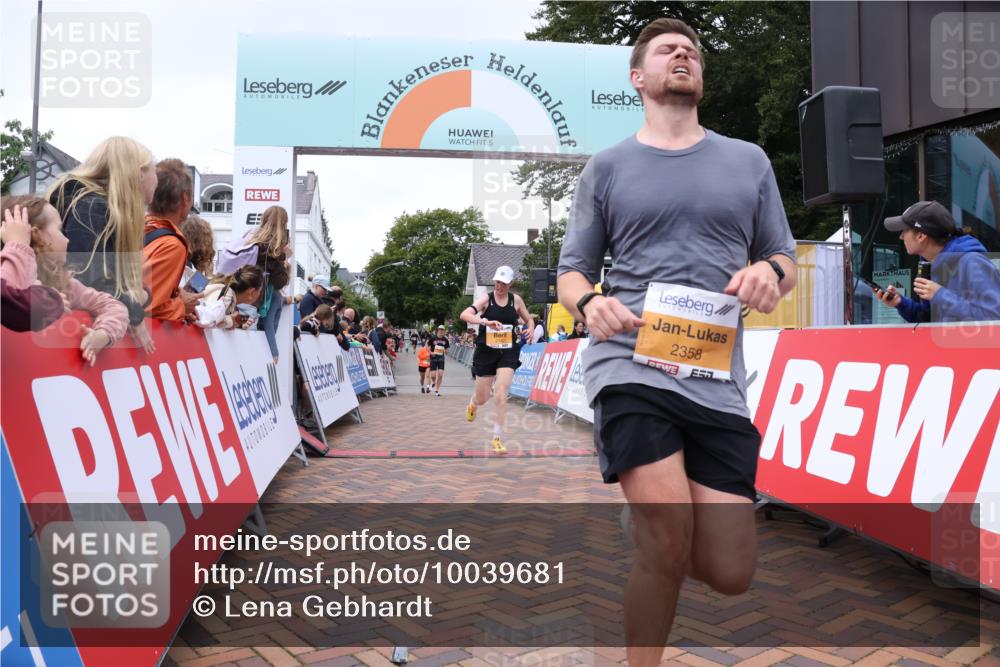 30.08.2026 - Blankeneser Heldenlauf Lena Gebhardt http://msf.ph/oto/10039681 30.08.2026 11:43:46 Ziel 2140, 2358, 2922 meine-sportfotos.de
