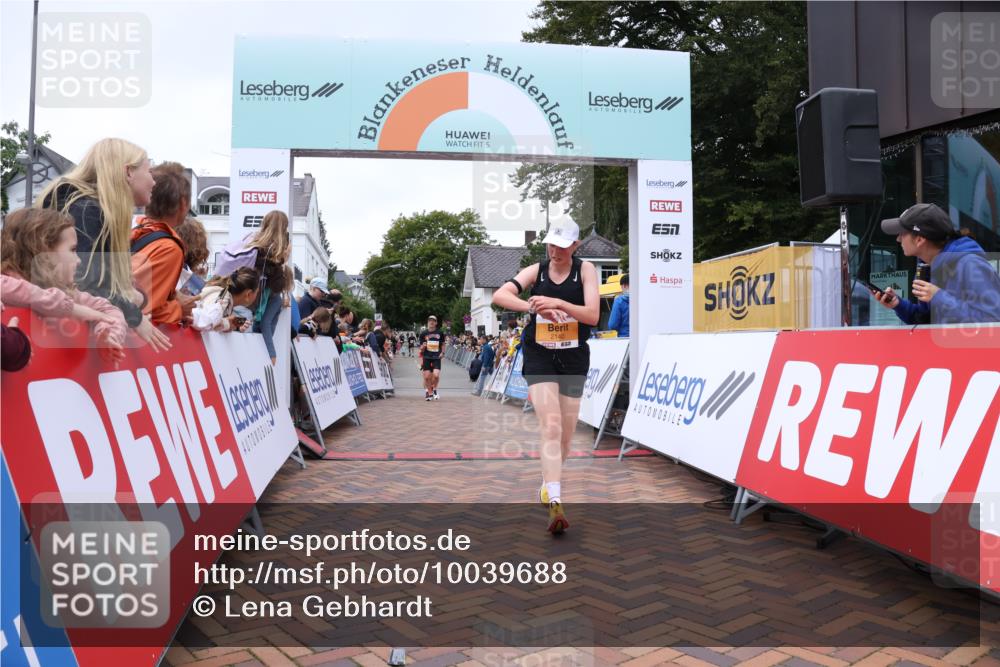 30.08.2026 - Blankeneser Heldenlauf Lena Gebhardt http://msf.ph/oto/10039688 30.08.2026 11:43:47 Ziel 2046, 2140, 2358, 2922 meine-sportfotos.de