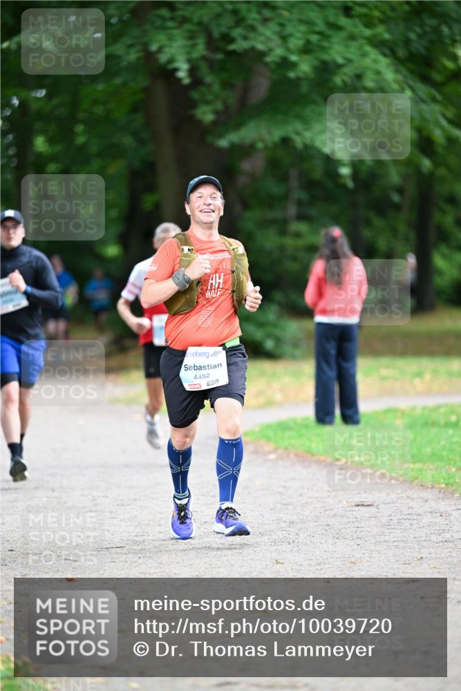 30.08.2026 - Blankeneser Heldenlauf Dr. Thomas Lammeyer http://msf.ph/oto/10039720 30.08.2026 11:13:50 Laufen 4452, 7 meine-sportfotos.de