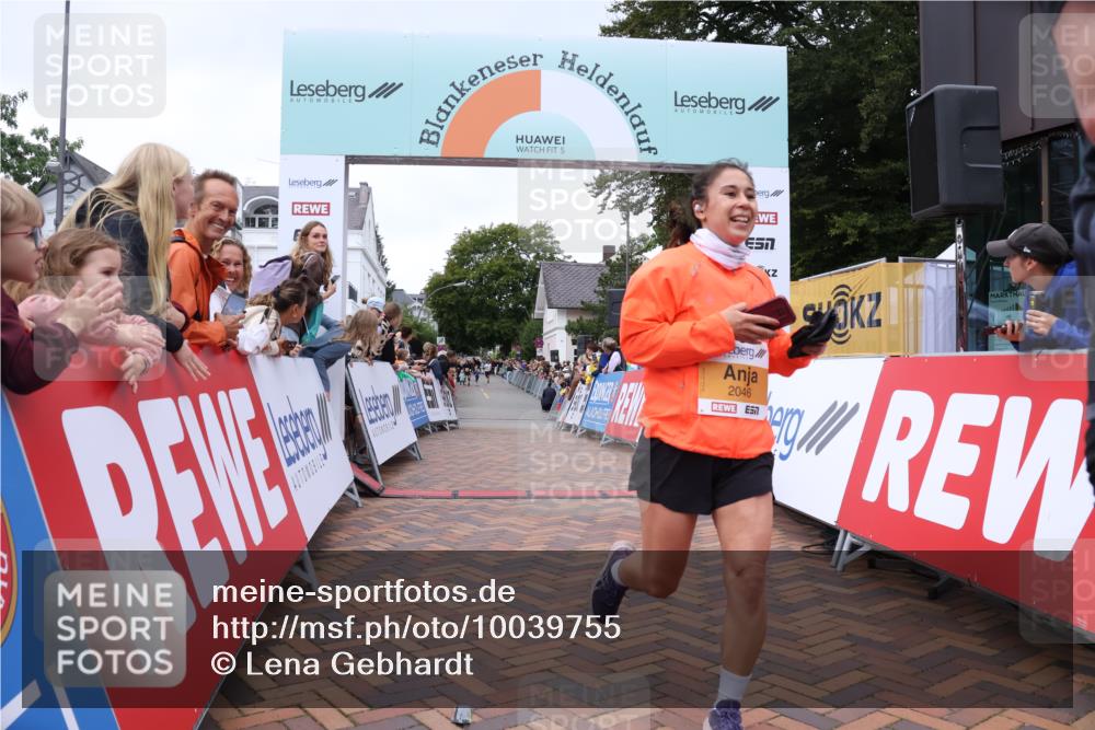 30.08.2026 - Blankeneser Heldenlauf Lena Gebhardt http://msf.ph/oto/10039755 30.08.2026 11:43:52 Ziel 2046, 2140, 2358, 2922 meine-sportfotos.de