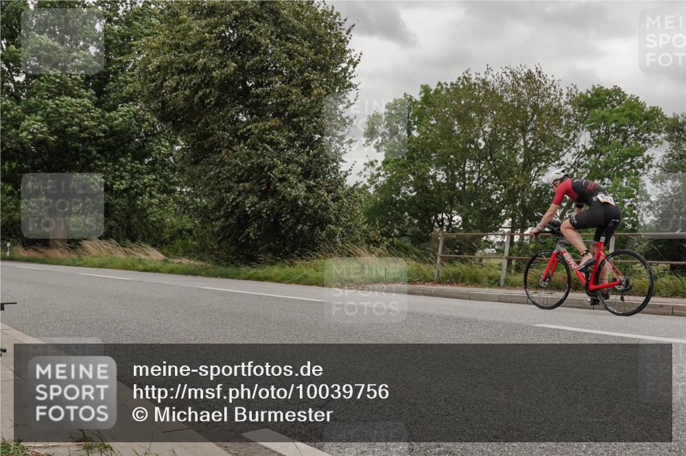 30.08.2026 - Elbe Triathlon Hamburg Michael Burmester http://msf.ph/oto/10039756 30.08.2026 14:07:10 Radfahren  meine-sportfotos.de