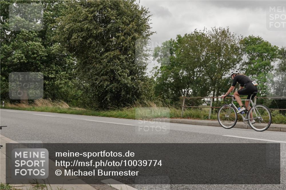 30.08.2026 - Elbe Triathlon Hamburg Michael Burmester http://msf.ph/oto/10039774 30.08.2026 14:07:53 Radfahren  meine-sportfotos.de