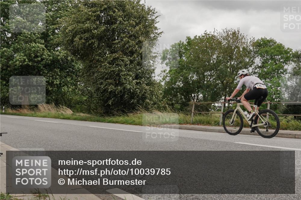 30.08.2026 - Elbe Triathlon Hamburg Michael Burmester http://msf.ph/oto/10039785 30.08.2026 14:08:02 Radfahren  meine-sportfotos.de