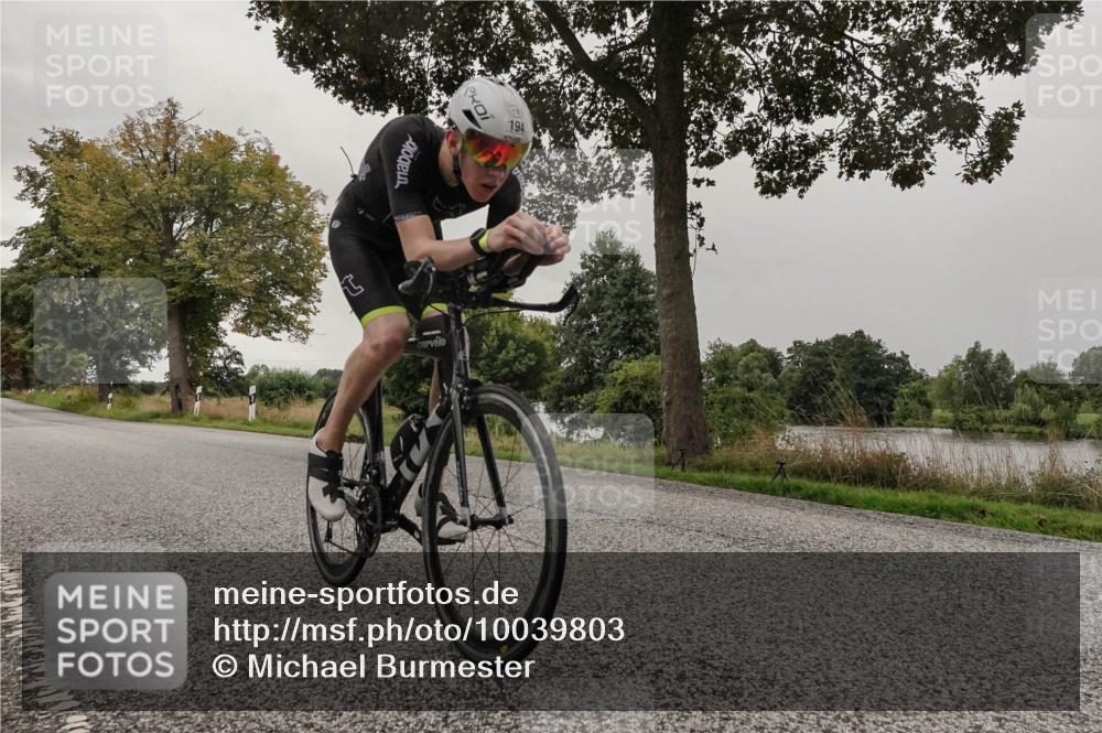 30.08.2026 - Elbe Triathlon Hamburg Michael Burmester http://msf.ph/oto/10039803 30.08.2026 08:49:29 Radfahren 180, 194, 196 meine-sportfotos.de