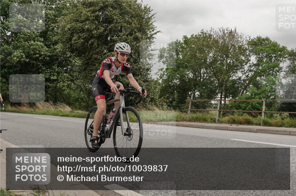 30.08.2026 - Elbe Triathlon Hamburg Michael Burmester http://msf.ph/oto/10039837 30.08.2026 14:09:16 Radfahren 140, 163, 164 meine-sportfotos.de