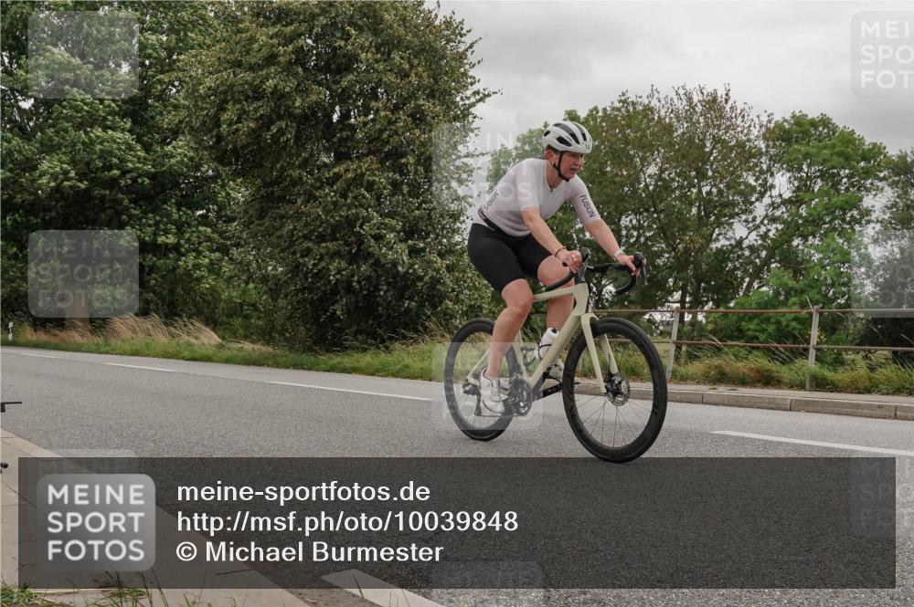 30.08.2026 - Elbe Triathlon Hamburg Michael Burmester http://msf.ph/oto/10039848 30.08.2026 14:09:18 Radfahren 140, 163, 164 meine-sportfotos.de