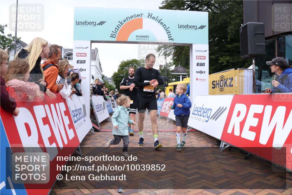 30.08.2026 - Blankeneser Heldenlauf Lena Gebhardt http://msf.ph/oto/10039852 30.08.2026 11:44:13 Ziel 2246, 2720, 2956 meine-sportfotos.de