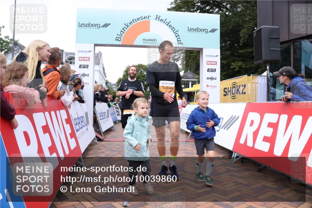 30.08.2026 - Blankeneser Heldenlauf Lena Gebhardt http://msf.ph/oto/10039860 30.08.2026 11:44:14 Ziel 2246, 2720, 2956 meine-sportfotos.de