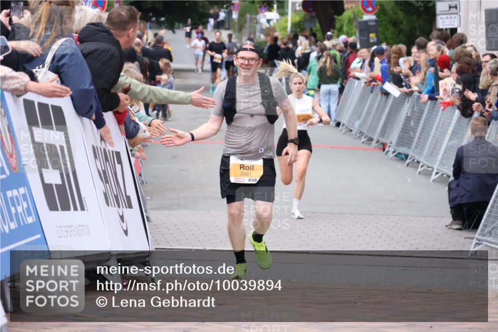 30.08.2026 - Blankeneser Heldenlauf Lena Gebhardt http://msf.ph/oto/10039894 30.08.2026 11:44:21 Ziel 2956 meine-sportfotos.de