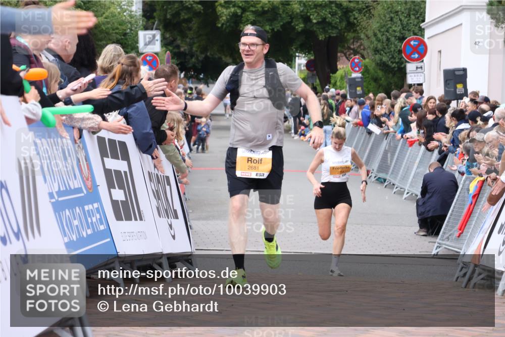 30.08.2026 - Blankeneser Heldenlauf Lena Gebhardt http://msf.ph/oto/10039903 30.08.2026 11:44:23 Ziel 2681, 2719 meine-sportfotos.de
