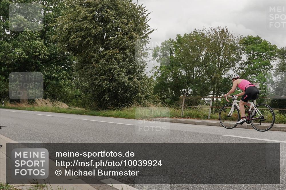 30.08.2026 - Elbe Triathlon Hamburg Michael Burmester http://msf.ph/oto/10039924 30.08.2026 14:10:23 Radfahren 147 meine-sportfotos.de