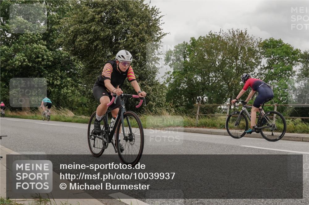 30.08.2026 - Elbe Triathlon Hamburg Michael Burmester http://msf.ph/oto/10039937 30.08.2026 14:10:26 Radfahren 147, 167 meine-sportfotos.de