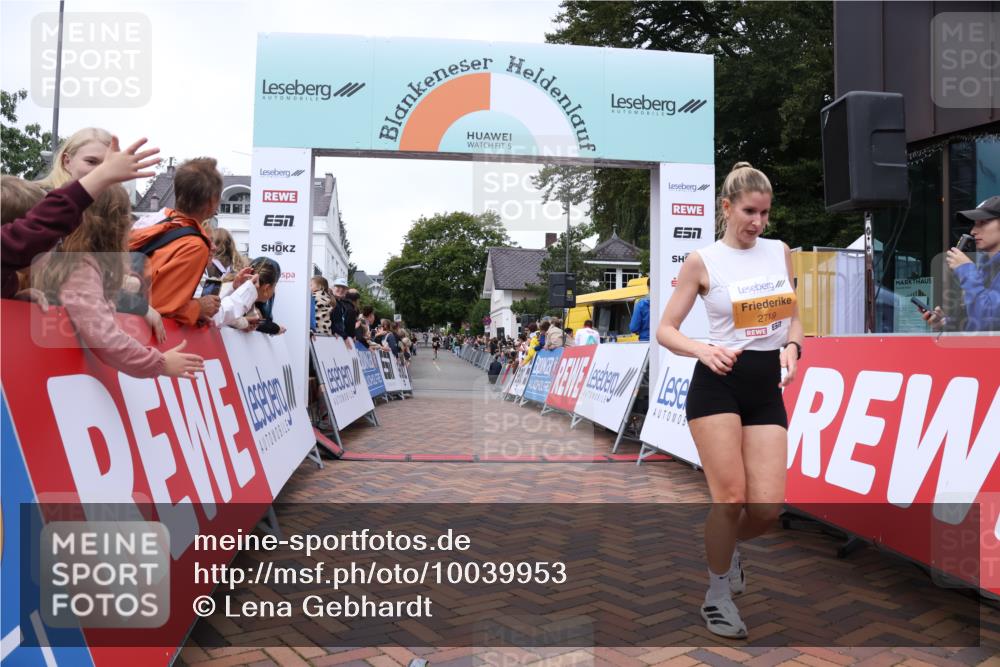 30.08.2026 - Blankeneser Heldenlauf Lena Gebhardt http://msf.ph/oto/10039953 30.08.2026 11:44:29 Ziel 2681, 2719 meine-sportfotos.de