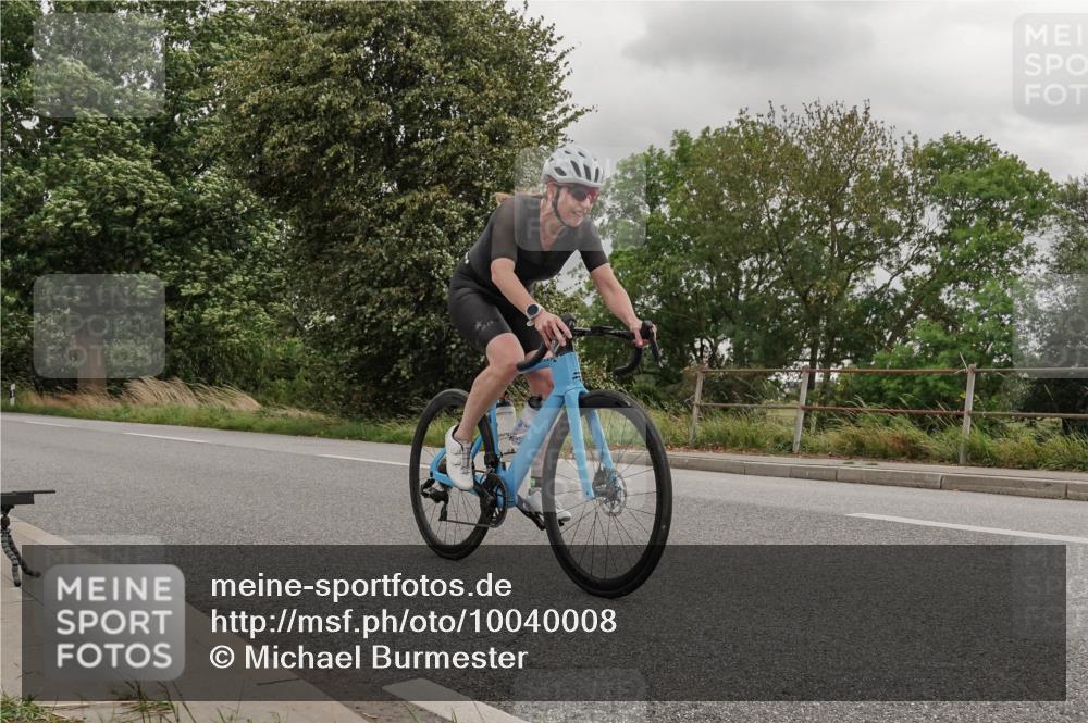 30.08.2026 - Elbe Triathlon Hamburg Michael Burmester http://msf.ph/oto/10040008 30.08.2026 14:11:04 Radfahren 176 meine-sportfotos.de