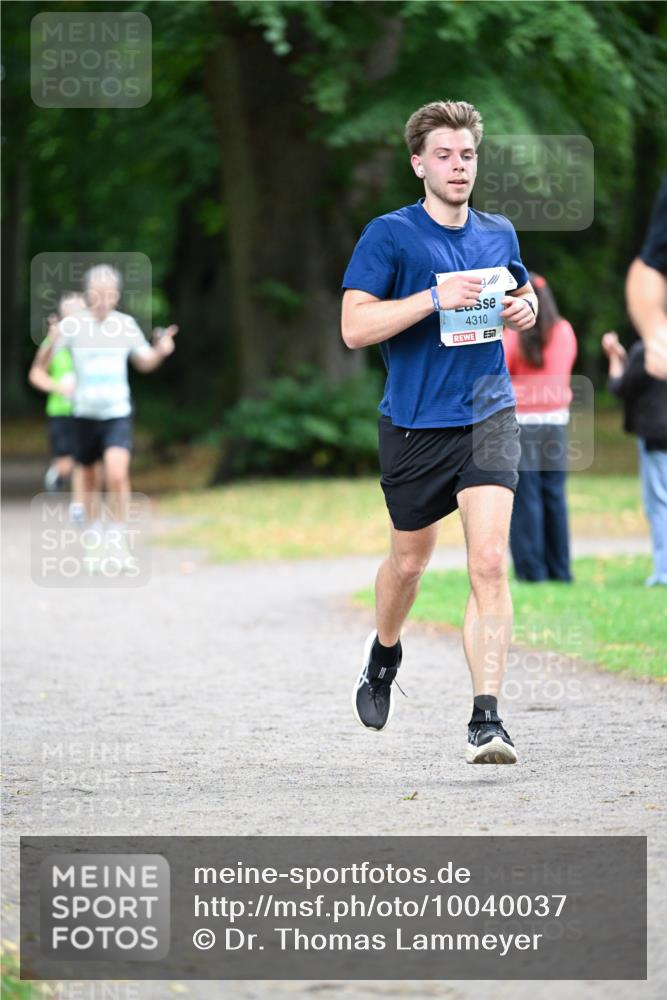30.08.2026 - Blankeneser Heldenlauf Dr. Thomas Lammeyer http://msf.ph/oto/10040037 30.08.2026 11:14:42 Laufen 4310, 57 meine-sportfotos.de