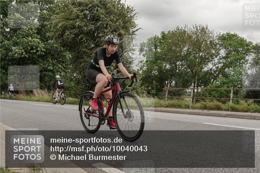 30.08.2026 - Elbe Triathlon Hamburg Michael Burmester http://msf.ph/oto/10040043 30.08.2026 14:11:21 Radfahren 173 meine-sportfotos.de