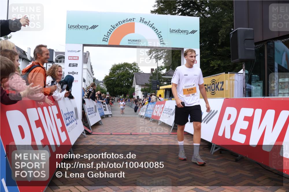 30.08.2026 - Blankeneser Heldenlauf Lena Gebhardt http://msf.ph/oto/10040085 30.08.2026 11:44:51 Ziel 2015 meine-sportfotos.de