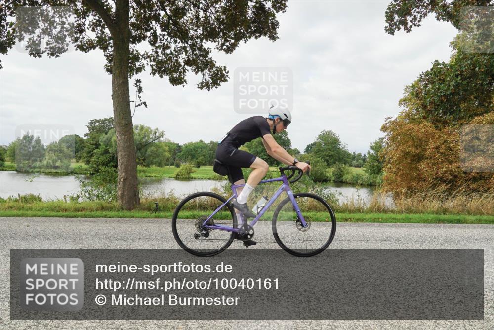 30.08.2026 - Elbe Triathlon Hamburg Michael Burmester http://msf.ph/oto/10040161 30.08.2026 10:50:33 Radfahren 999, 1044, 1069, 1255, 1266, 1269, 1319 meine-sportfotos.de