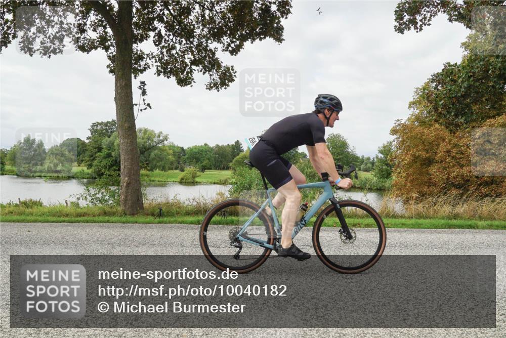 30.08.2026 - Elbe Triathlon Hamburg Michael Burmester http://msf.ph/oto/10040182 30.08.2026 10:50:39 Radfahren 1121, 1255, 1266, 1269, 1307 meine-sportfotos.de