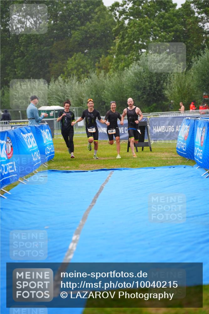 30.08.2026 - Elbe Triathlon Hamburg LAZAROV Photography http://msf.ph/oto/10040215 30.08.2026 16:00:59 Ziel  meine-sportfotos.de