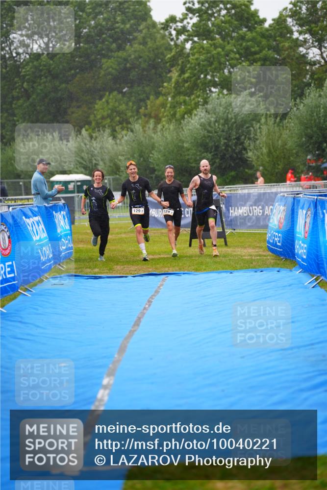 30.08.2026 - Elbe Triathlon Hamburg LAZAROV Photography http://msf.ph/oto/10040221 30.08.2026 16:00:59 Ziel  meine-sportfotos.de