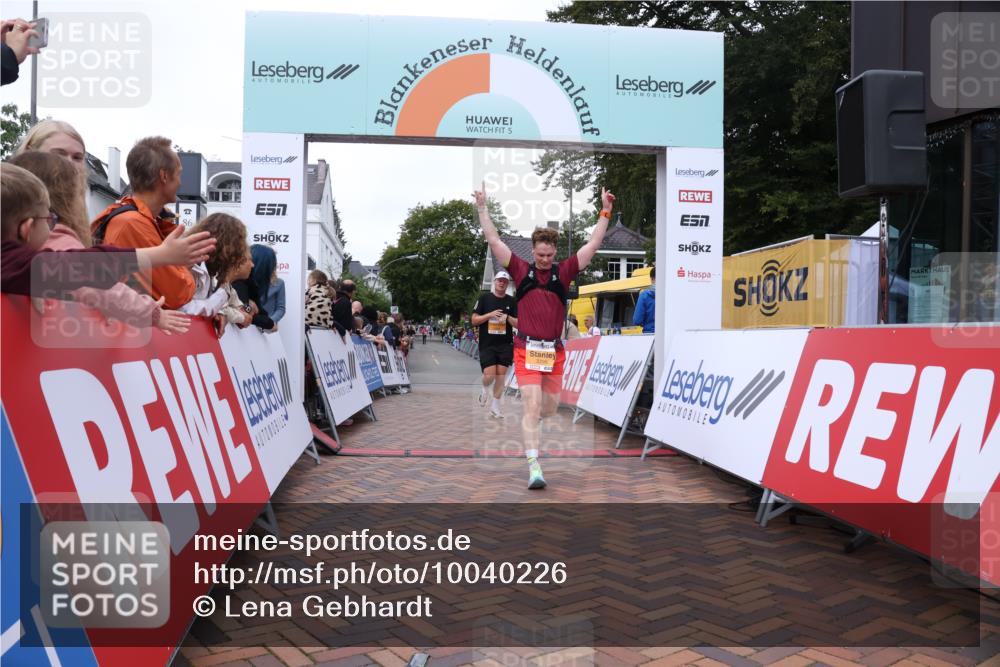 30.08.2026 - Blankeneser Heldenlauf Lena Gebhardt http://msf.ph/oto/10040226 30.08.2026 11:45:07 Ziel 2296, 2548 meine-sportfotos.de