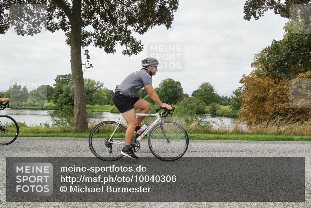 30.08.2026 - Elbe Triathlon Hamburg Michael Burmester http://msf.ph/oto/10040306 30.08.2026 10:51:53 Radfahren 901, 912, 1022, 1033, 1101, 1104, 1171, 1216, 1264 meine-sportfotos.de