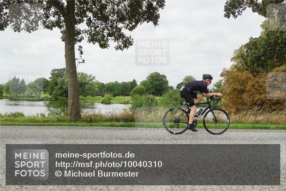 30.08.2026 - Elbe Triathlon Hamburg Michael Burmester http://msf.ph/oto/10040310 30.08.2026 10:51:54 Radfahren 901, 912, 1022, 1033, 1101, 1104, 1171, 1216, 1264, 1302 meine-sportfotos.de