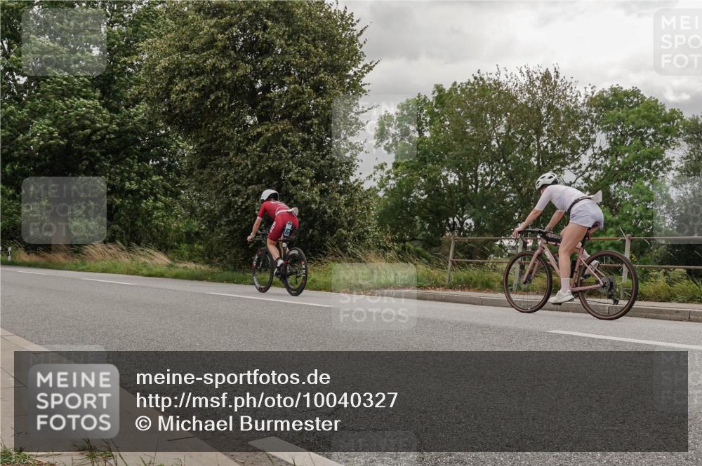 30.08.2026 - Elbe Triathlon Hamburg Michael Burmester http://msf.ph/oto/10040327 30.08.2026 14:13:16 Radfahren  meine-sportfotos.de