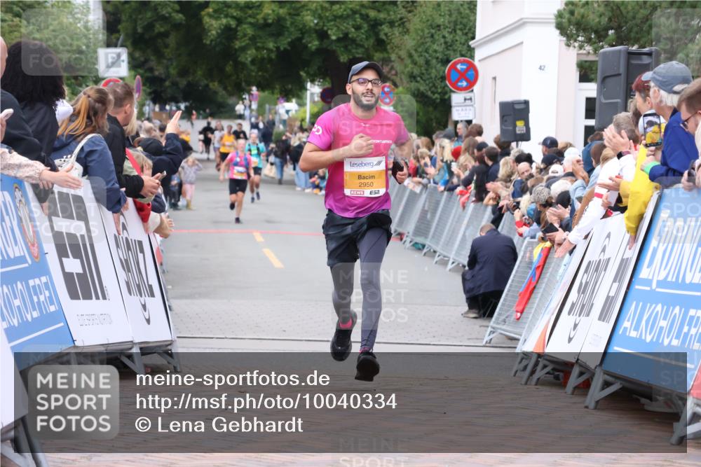 30.08.2026 - Blankeneser Heldenlauf Lena Gebhardt http://msf.ph/oto/10040334 30.08.2026 11:45:19 Ziel 2950 meine-sportfotos.de