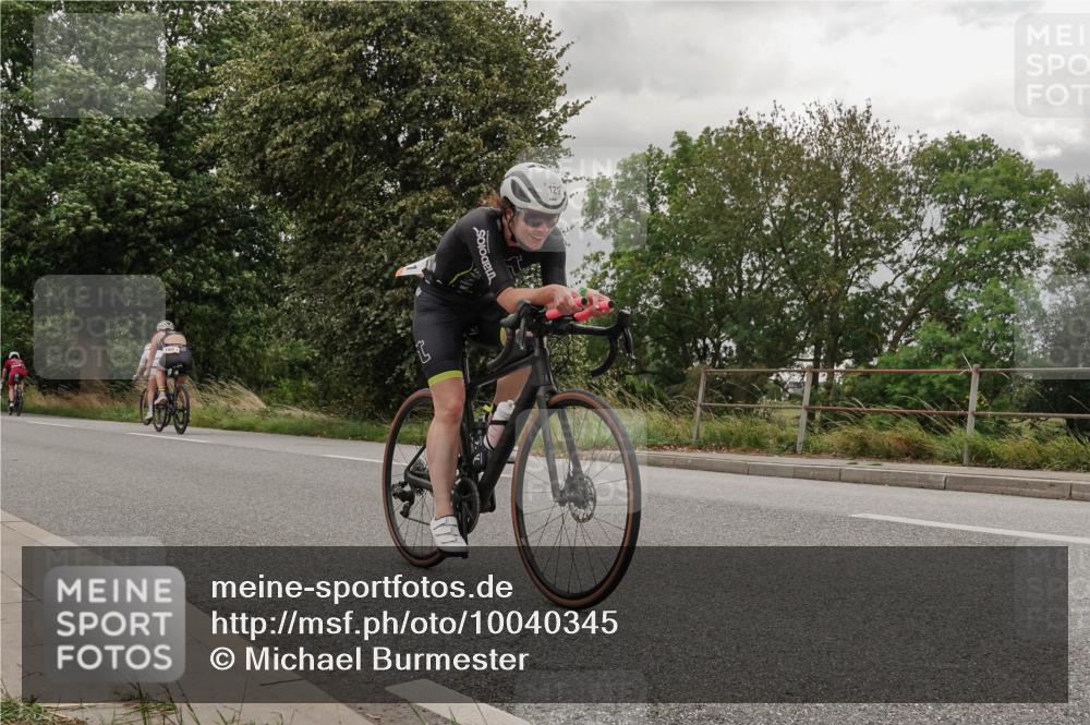 30.08.2026 - Elbe Triathlon Hamburg Michael Burmester http://msf.ph/oto/10040345 30.08.2026 14:13:18 Radfahren  meine-sportfotos.de