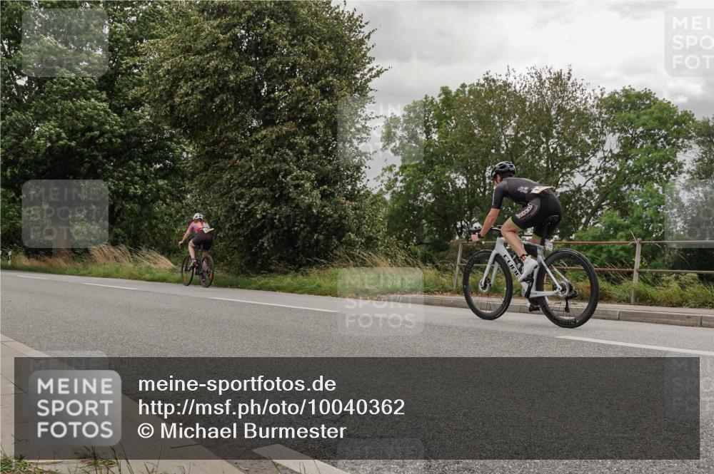 30.08.2026 - Elbe Triathlon Hamburg Michael Burmester http://msf.ph/oto/10040362 30.08.2026 14:13:20 Radfahren  meine-sportfotos.de