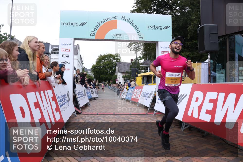 30.08.2026 - Blankeneser Heldenlauf Lena Gebhardt http://msf.ph/oto/10040374 30.08.2026 11:45:22 Ziel 2950 meine-sportfotos.de