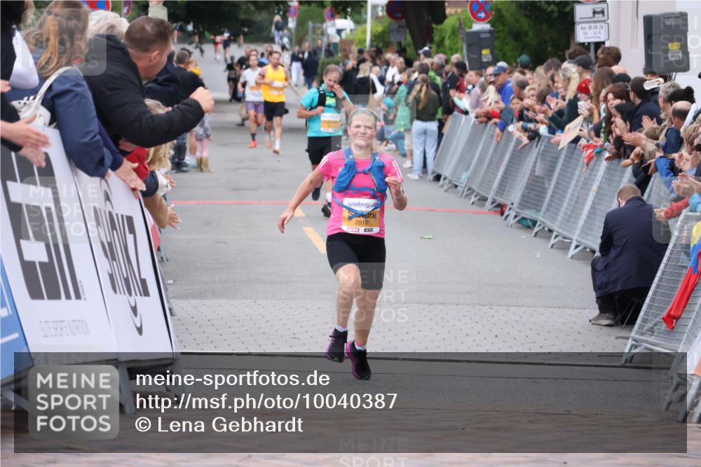 30.08.2026 - Blankeneser Heldenlauf Lena Gebhardt http://msf.ph/oto/10040387 30.08.2026 11:45:25 Ziel 2818, 2950 meine-sportfotos.de