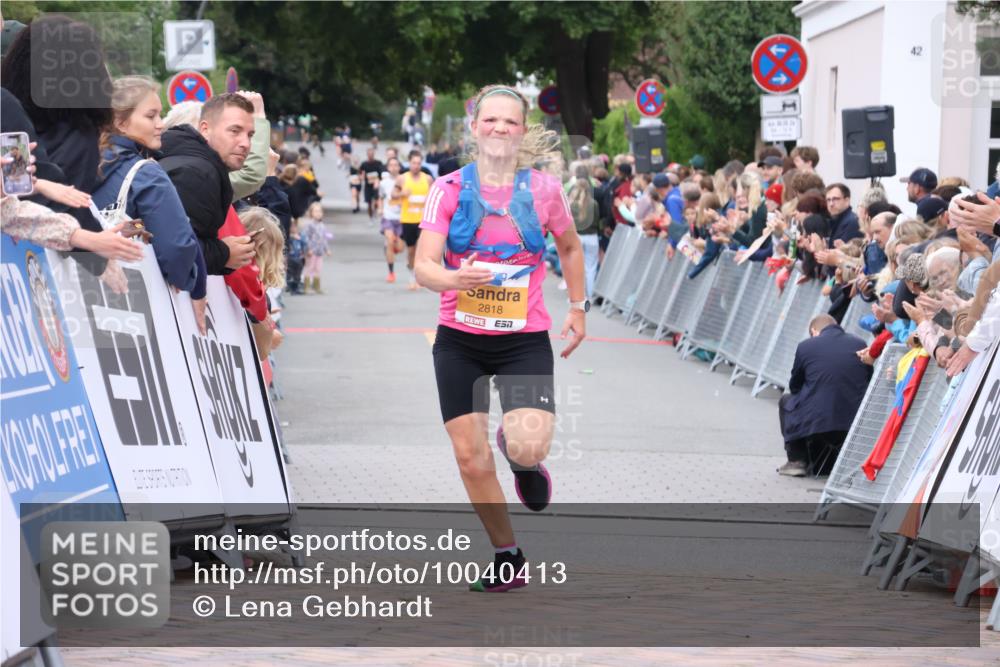 30.08.2026 - Blankeneser Heldenlauf Lena Gebhardt http://msf.ph/oto/10040413 30.08.2026 11:45:27 Ziel 2818, 2950 meine-sportfotos.de